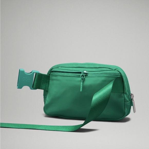 Lululemon Emerald Ice Everywhere Belt Bag 1L - Picture 4 of 6